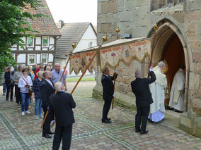 Johanniprozession mit Ehrenamtsfest (© Karl-Franz Thiede)
